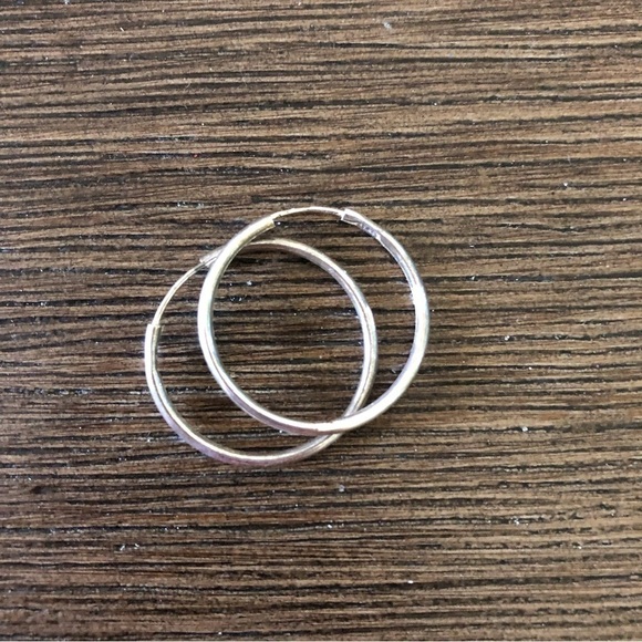 Streling Sliver Medium hoop earrings. - Picture 1 of 2